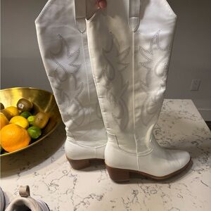 White Western Cowboy Boots